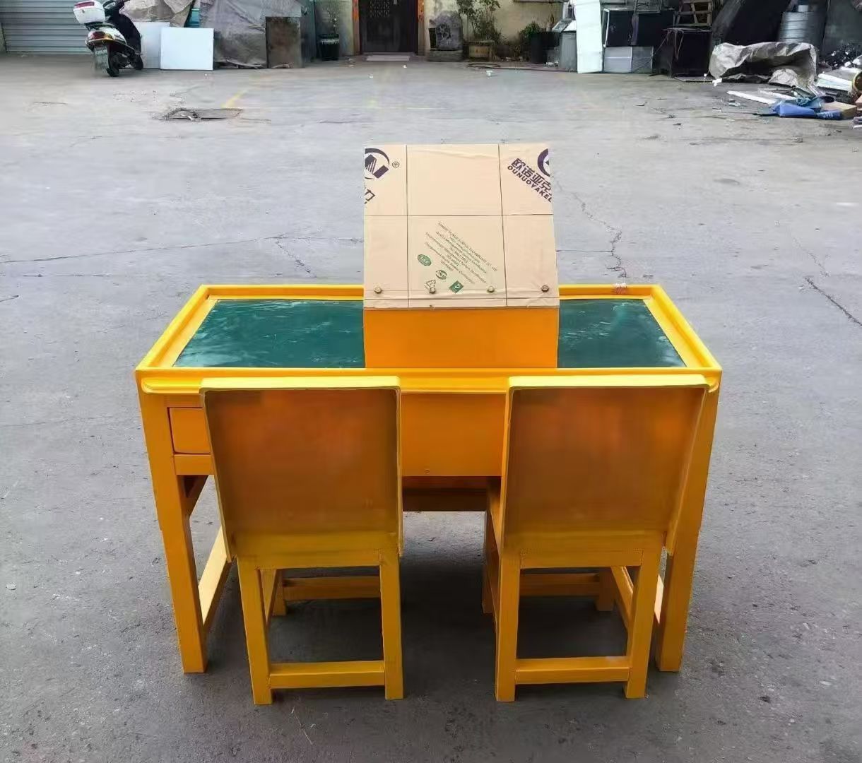 金门防静电导通桌井下煤矿火工品发放桌：危险品流转的安全守护者